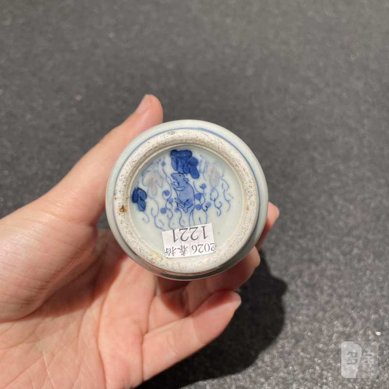 清乾隆 青花釉里红十二生肖图瓶 - 图8